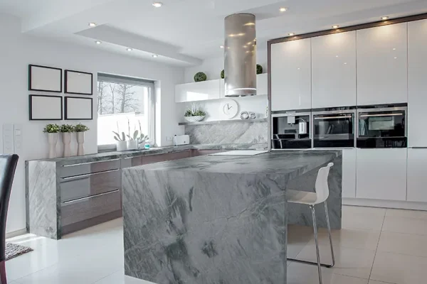Quartzite Accent Ideas for Natural Stone With Strong Character